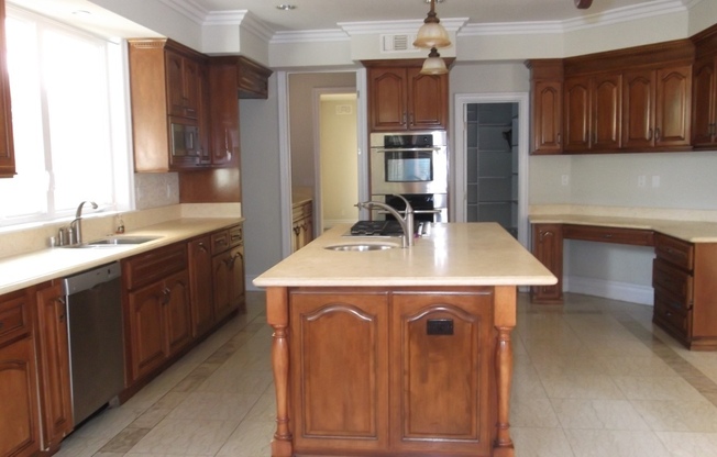 Coming Soon! Lavish Estate Home w/4700sf+Central A/C & Large Backyard in Manhattan Beach School District