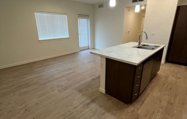 2 beds, 2 baths, 1,010 sqft, $1,495, Unit 4715 - 304