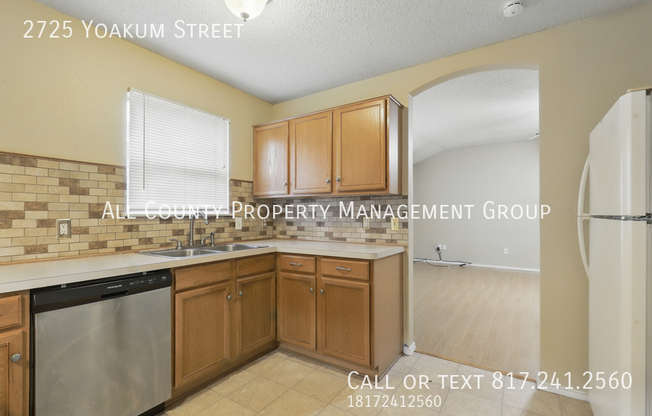 2725 YOAKUM ST