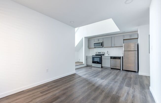 3 beds, 2 baths, 1,171 sqft, $1,950, Unit 1