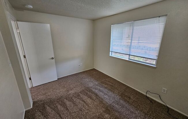 2 beds, 1 bath, $1,250, Unit 161