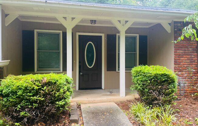 Stunning 4 bedroom, 3 bathroom home available in Acworth! Must see!
