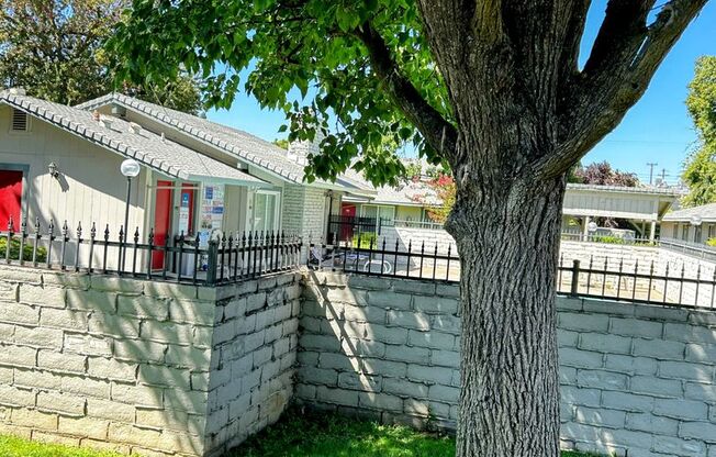 1 bed, 1 bath, 700 sqft, $1,425, Unit 50