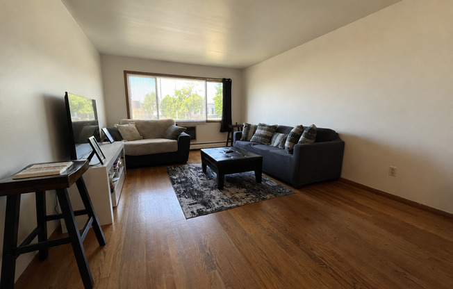 1 bed, 1 bath, $1,015, Unit 5