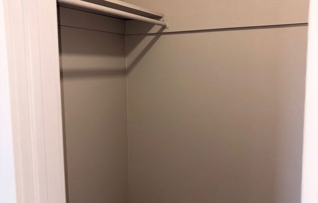2 beds, 1 bath, 830 sqft, $1,295, Unit 71