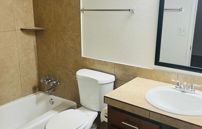 2 beds, 2 baths, 940 sqft, $1,449, Unit 202