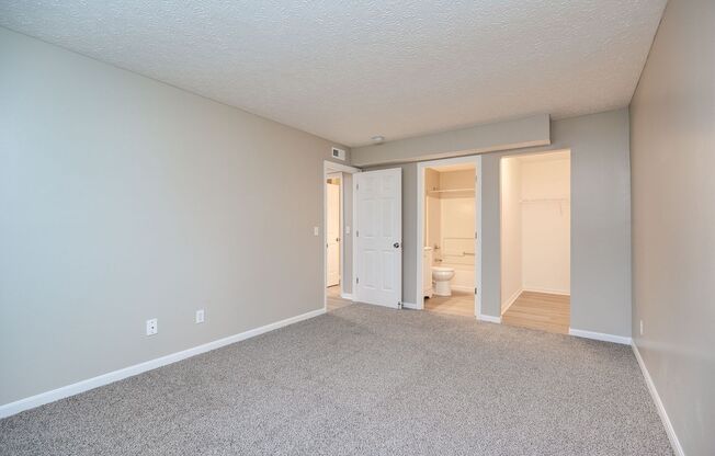 2 beds, 1 bath, $1,135, Unit SH 2242-09 UR