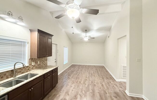Charming Recent Construction 3/2/1 Home Near Downtown Lake Jackson !