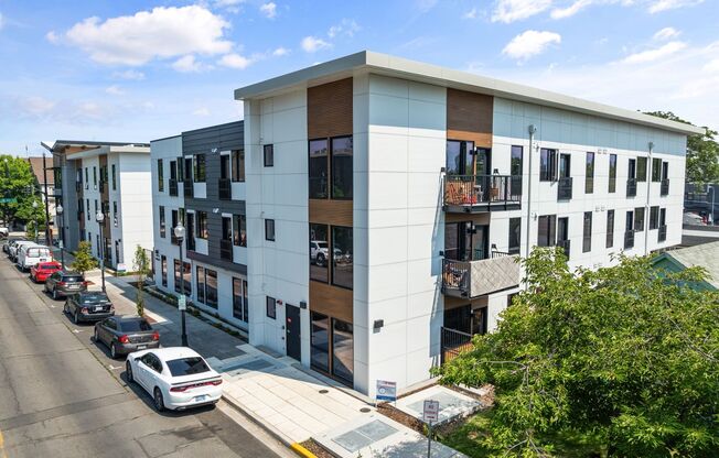 1 bed, 1 bath, 458 sqft, $1,375, Unit 215