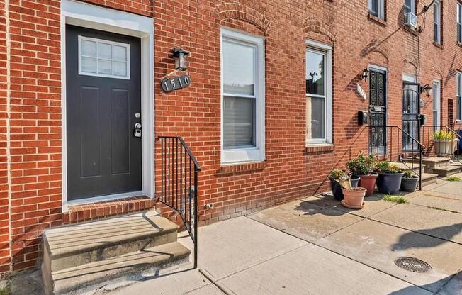 Beautiful 3 Bedroom 1.5 Bathroom Townhome Located In Northeast Baltimore!