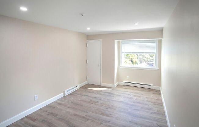 2 beds, 1 bath, 1,050 sqft, $2,800, Unit 74-6