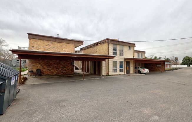 1 bed, 1 bath, 720 sqft, $1,095, Unit UNIT 12