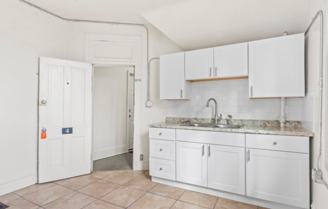 1 bed, 1 bath, $899, Unit D-4