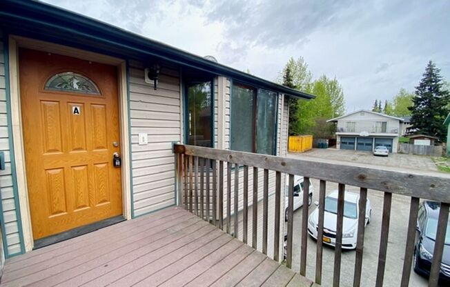 2 beds, 1 bath, $1,550, Unit A