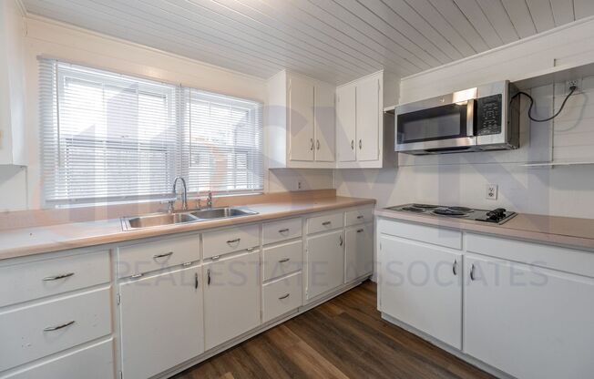 2 beds, 1 bath, $1,695