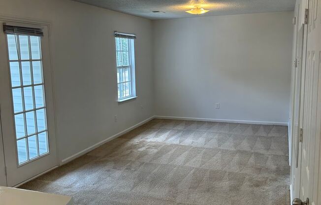 1 bed, 1 bath, 600 sqft, $925, Unit 200 5E