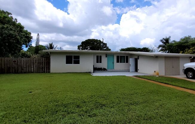 3/2 with pool and outside