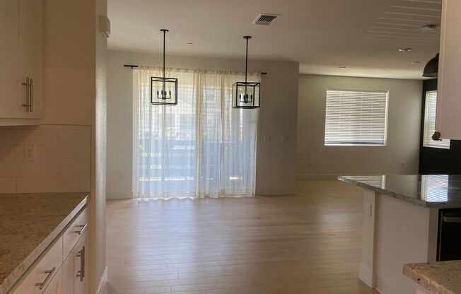 Charming 4 bed, 4.5 bath townhome