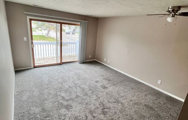 2 beds, 1 bath, 900 sqft, $949, Unit 232