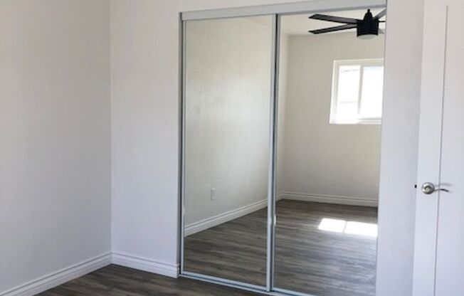 2 beds, 1 bath, 850 sqft, $2,425, Unit 4580 ½