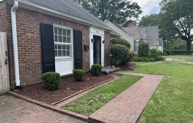 EAST BUNTYN: Great 3 Bedroom Home Near Central and Greer!!!