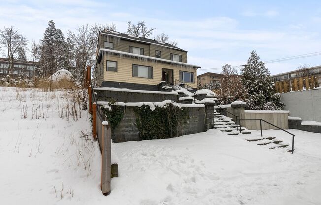 Studio, 1 bath, 420 sqft, $895, Unit 2
