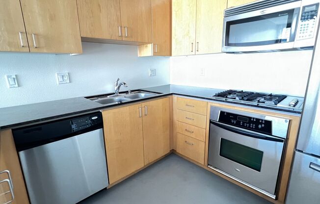 Centre Street Lofts | Top Floor Unit | Top Shelf Upgrades