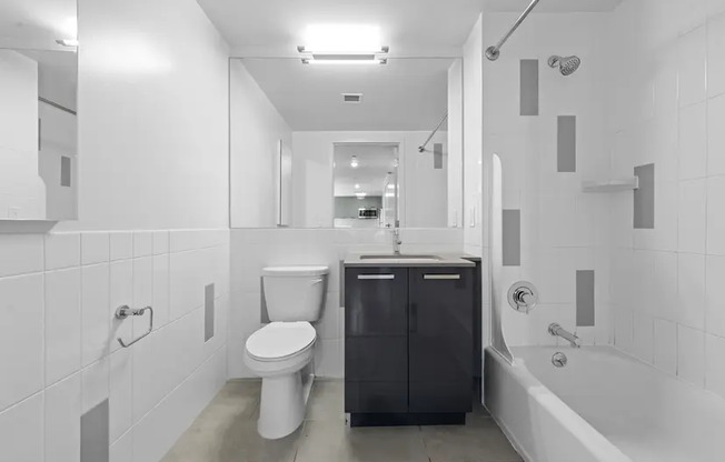 2 beds, 1 bath, $4,101, Unit 605