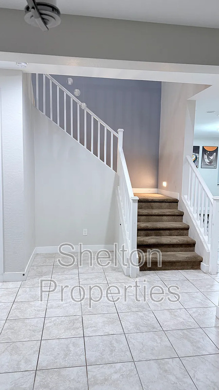 5229 N 79 DR