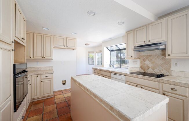 Beautiful 4 Bedroom home in the Heart of Chula Vista!
