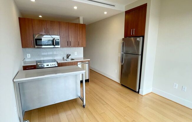 1 bed, 1 bath, 366 sqft, $2,500, Unit 602