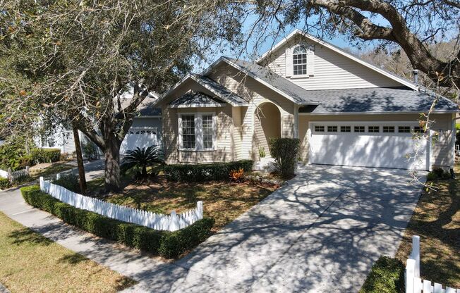 3/2 Beautiful home on Meadowbrook Golf Course