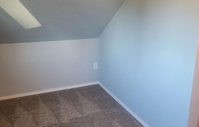 4 beds, 1 bath, $2,595