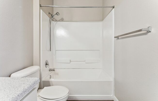 2 beds, 1 bath, 787 sqft, $1,310