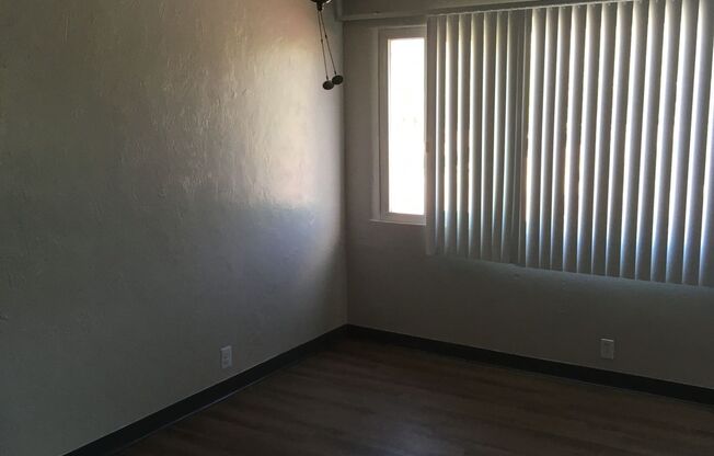 2 beds, 1 bath, 885 sqft, $1,220, Unit 306