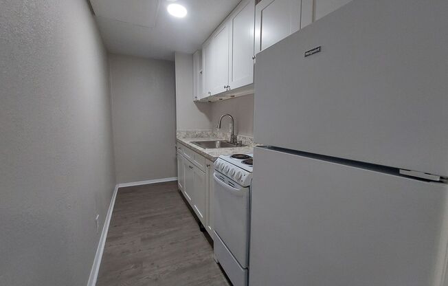 1 bed, 1 bath, 575 sqft, $1,050, Unit Unit #39