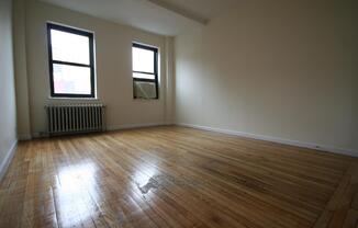 2 beds, 1 bath, $4,850, Unit 9J