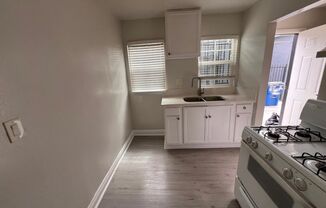 1 bed, 1 bath, $1,695, Unit 849 1/2