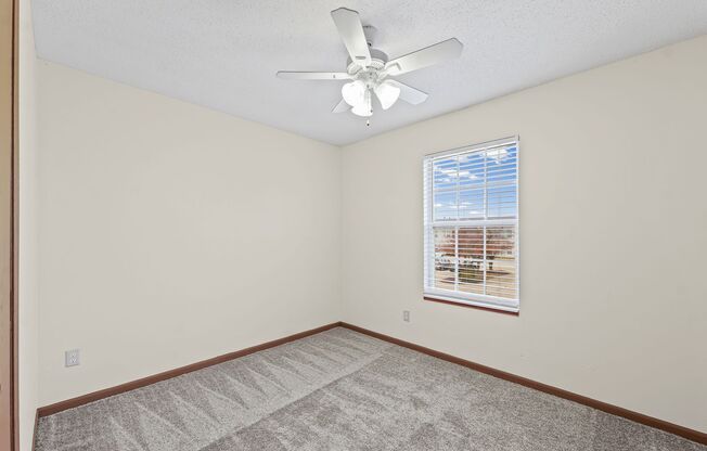 3 beds, 2 baths, 1,100 sqft, $1,160, Unit 9G