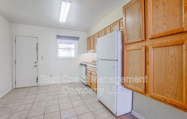 102 N ROSE ST