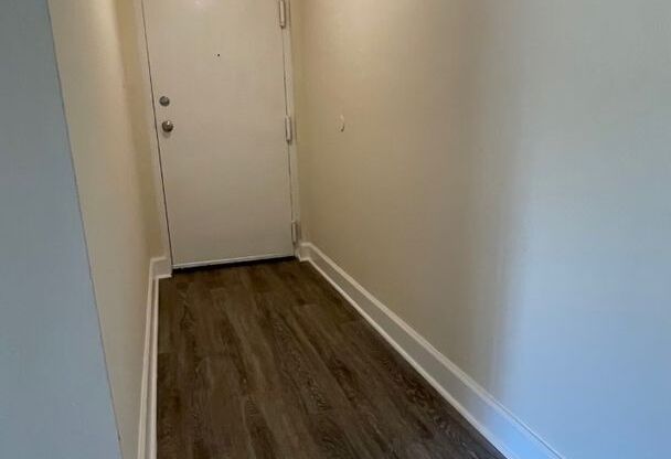 3 beds, 2 baths, 1,152 sqft, $2,300, Unit 14201 304
