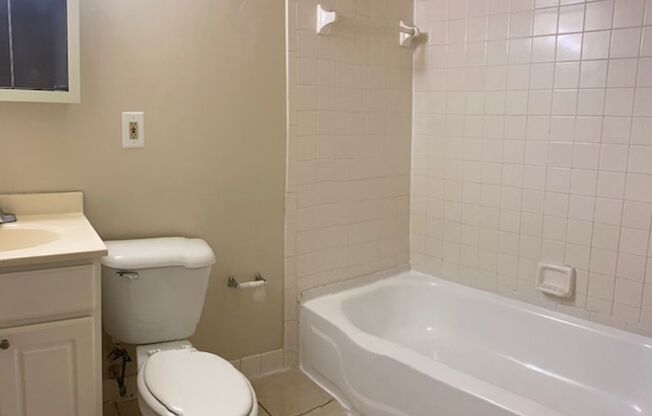 1 bed, 1 bath, 625 sqft, $1,215, Unit G05