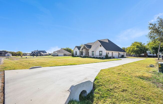 4/2 with office in Joshua ISD on 1 Acre