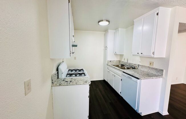 1 bed, 1 bath, 648 sqft, $1,850, Unit 219