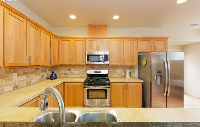 3 beds, 2.5 baths, $2,495
