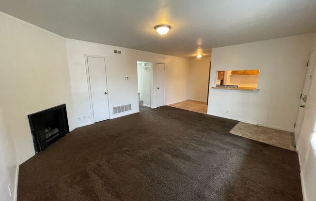 2 beds, 1 bath, 870 sqft, $1,165, Unit Unit 10