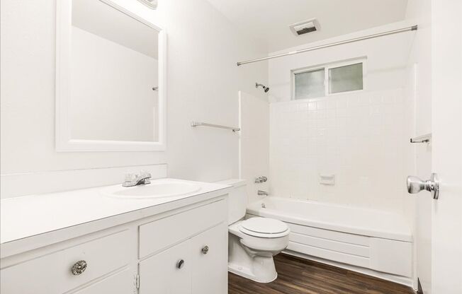 1 bed, 1 bath, 750 sqft, $1,100, Unit 2305-14