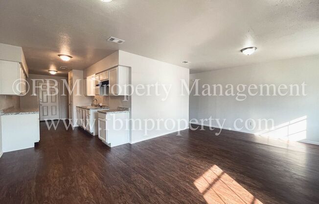 1603 S. Hall St, Unit A - 2 Bedroom, 1 Bathroom Triplex Home in Ennis, TX! $500 OFF at Move-In!