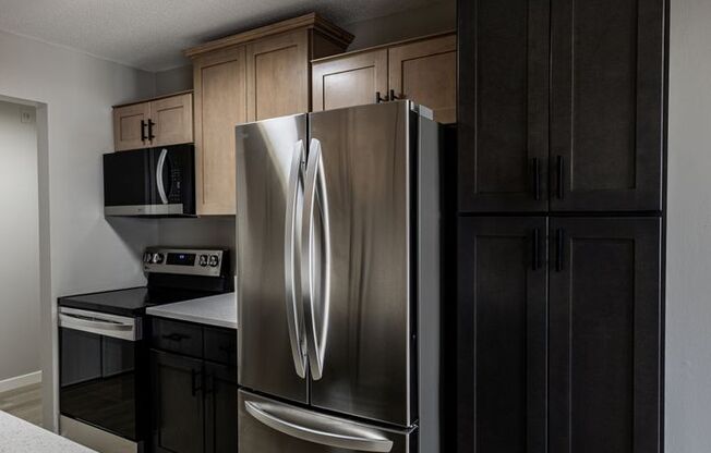 2 beds, 1 bath, 950 sqft, $1,679, Unit 333