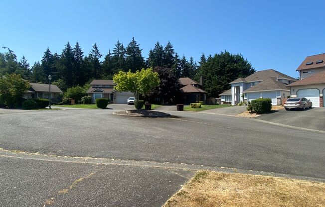 4 bedroom Federal Way home w/ AC